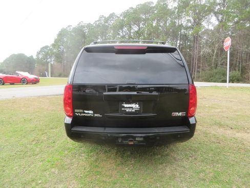 Used 2011 GMC Yukon XL SLT image 7