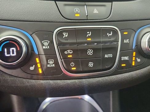 Used 2023 Chevrolet Malibu LT FWD image 21