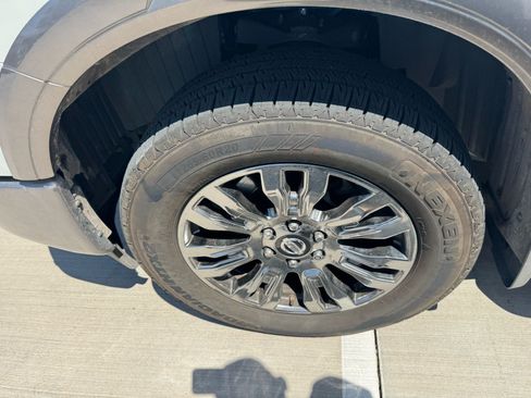Used 2017 Nissan Titan Platinum Reserve AWD/4WD image 8