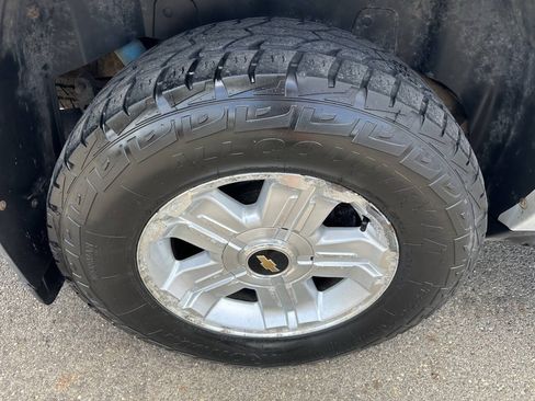 Used 2012 Chevrolet Avalanche LT AWD/4WD image 25