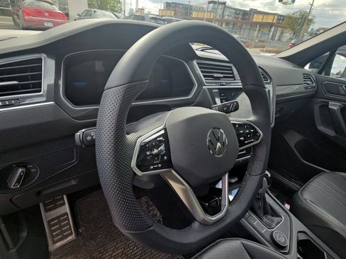 Used 2024 Volkswagen Tiguan SE R-Line w/ MDO Package, Two-Row AWD/4WD image 5