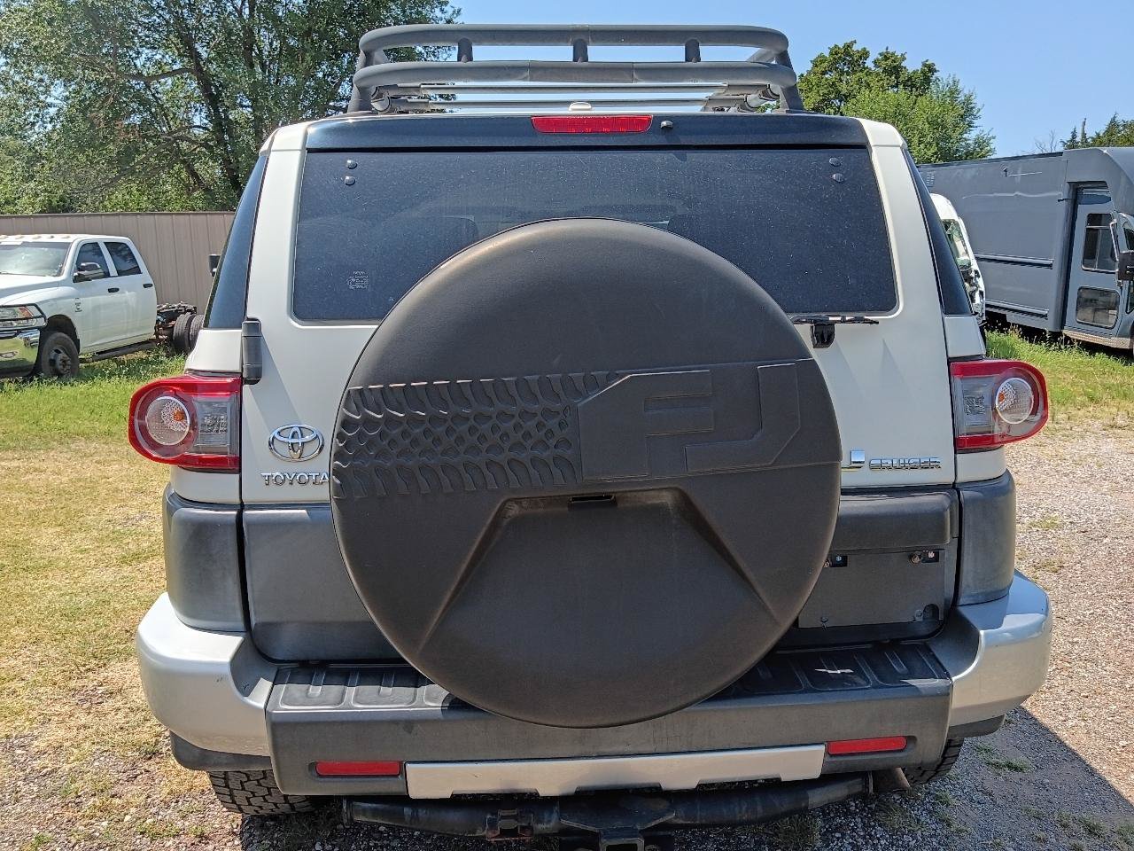 Used 2012 Toyota FJ Cruiser 2WD w/ Convenience Pkg image 6