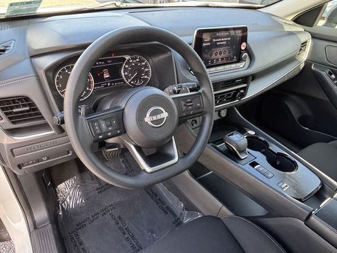 Used 2024 Nissan Rogue S FWD image 17