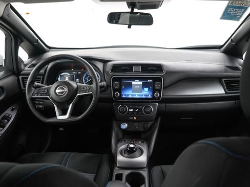 Used 2025 Nissan Leaf S FWD image 13