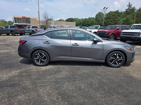 Used 2024 Nissan Sentra SV FWD image 6