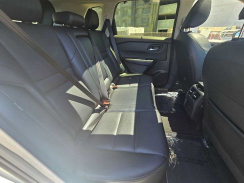 Used 2023 Nissan Rogue SV w/ SV Premium B Package FWD image 12