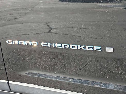 Used 2022 Jeep Grand Cherokee Limited 4xe image 26