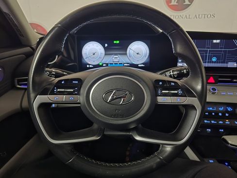 Used 2022 Hyundai Elantra Limited FWD image 26