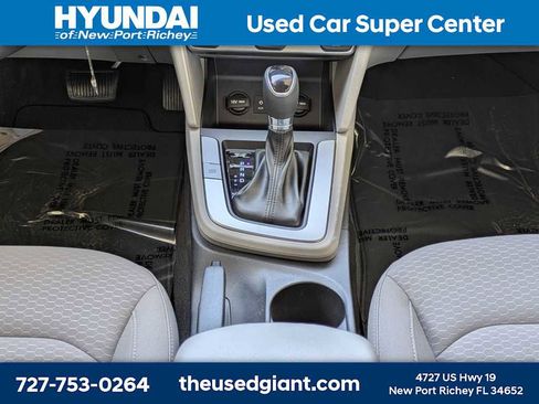 Used 2019 Hyundai Elantra SE image 19