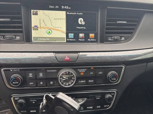 Used 2018 Kia Cadenza Limited w/ Paint Protection Package image 2