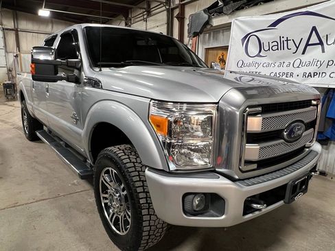 Used 2016 Ford F250 Platinum w/ Platinum Package image 4