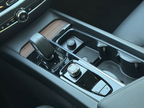 Certified 2025 Volvo V60 B5 Cross Country Plus image 26