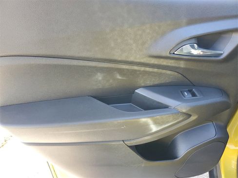 Used 2024 Chevrolet Trax RS w/ Driver Confidence Package image 12