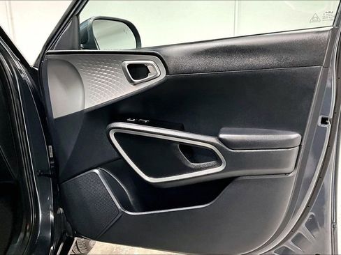Used 2025 Kia Soul LX image 22