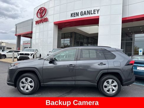 Used 2020 Toyota RAV4 LE image 3