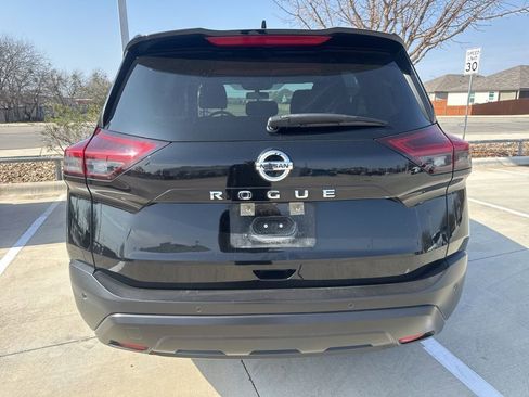 Used 2021 Nissan Rogue S image 4