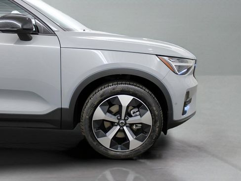 New 2026 Volvo XC40 B5 Plus w/ Protection Package Premier image 33