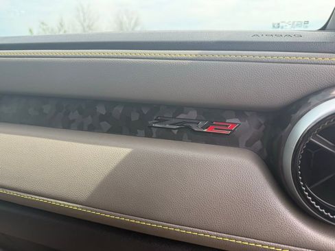Used 2025 Chevrolet Colorado ZR2 w/ Technology Package AWD/4WD image 23