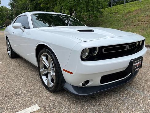 Used 2015 Dodge Challenger R/T w/ Quick Order Package 22B R/T RWD image 33