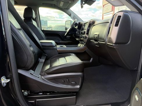 Used 2019 GMC Sierra 3500 Denali w/ Duramax Plus Package image 17
