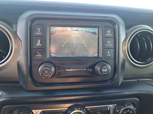 Used 2019 Jeep Wrangler Sport image 9