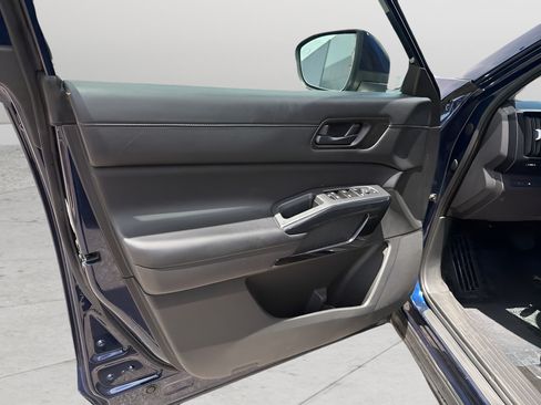 Certified 2024 Nissan Pathfinder SV FWD image 35