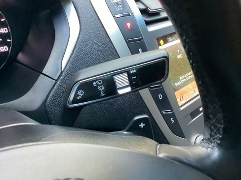 Used 2019 Lincoln MKZ Premiere image 44