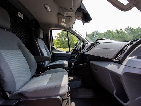 Used 2019 Ford Transit 250 130 Low Roof image 17