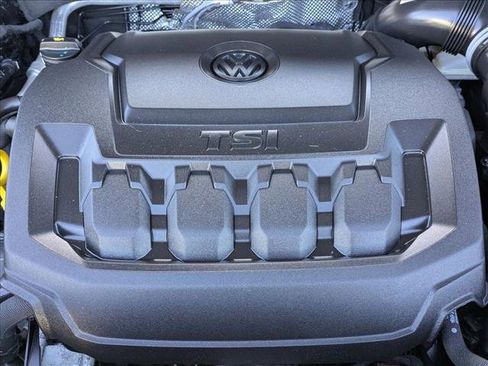 Used 2023 Volkswagen Tiguan SE image 22