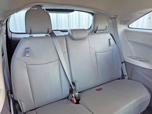 Used 2023 Toyota Sienna XLE w/ XLE Plus Package image 39