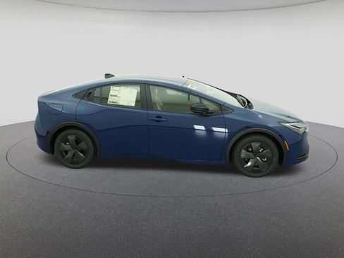 New 2026 Toyota Prius Plug-In Hybrid FWD image 11