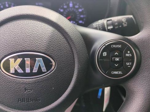 Used 2020 Kia Soul LX FWD image 29