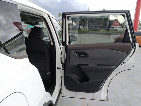 Used 2021 Nissan Rogue S FWD image 14