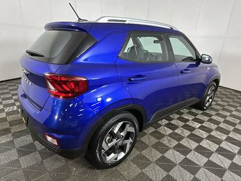 Certified 2023 Hyundai Venue SEL w/ Cargo Package FWD image 2
