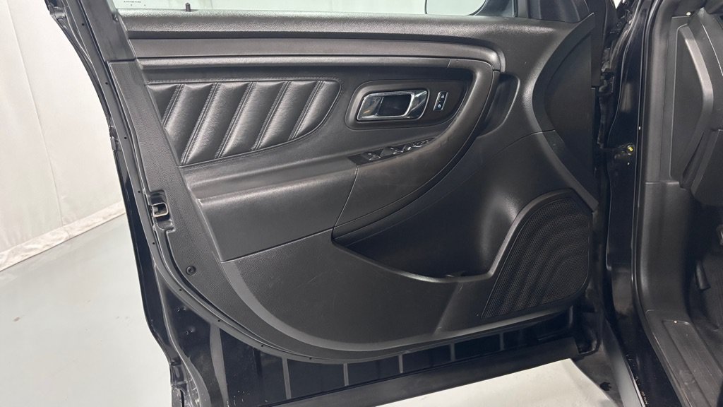 Used 2016 Ford Taurus Police Interceptor FWD image 17