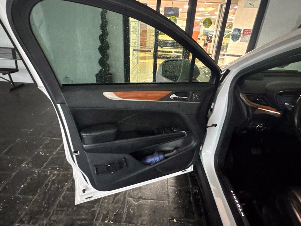 Used 2019 Lincoln MKC Reserve w/ MKC Technology Package FWD image 21