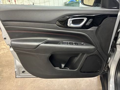 Used 2025 Jeep Compass Trailhawk w/ Trailhawk Elite Group image 10