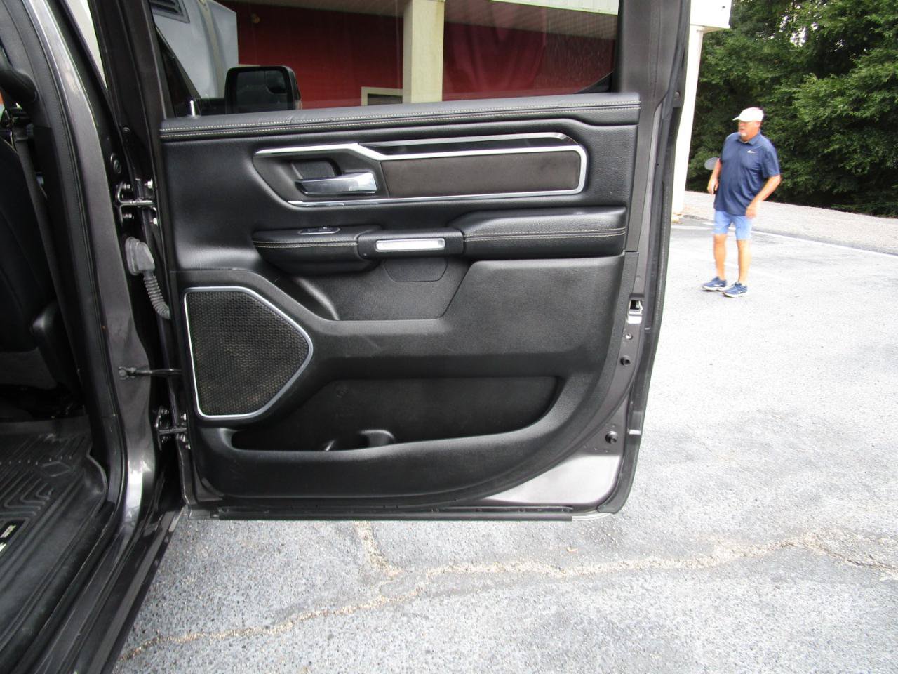 Used 2022 RAM 1500 Laramie w/ Sport Appearance Package AWD/4WD image 27