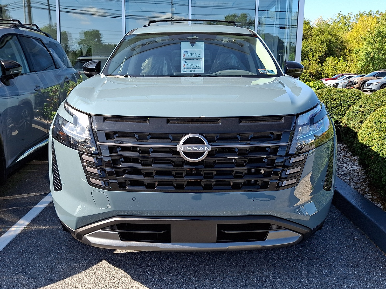 New 2026 Nissan Pathfinder SL AWD/4WD image 2