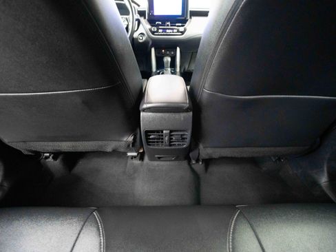 Used 2023 Toyota Corolla Cross XLE image 22