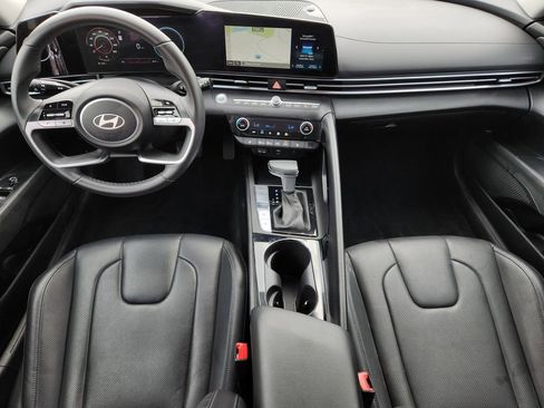 Used 2025 Hyundai Elantra Limited FWD image 32
