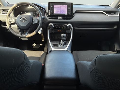 Used 2022 Toyota RAV4 LE FWD image 17