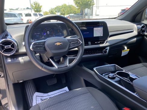 Used 2026 Chevrolet Equinox LT FWD image 33