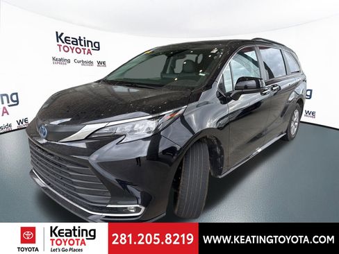 Certified 2024 Toyota Sienna XLE image 4