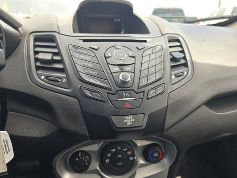 Used 2019 Ford Fiesta SE image 18