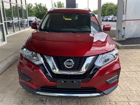 Used 2019 Nissan Rogue SV w/ Premium Package AWD/4WD image 2