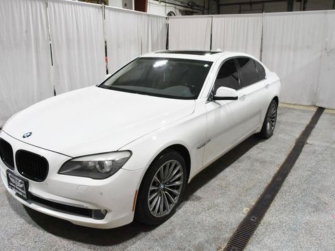 Used 2012 BMW 740i RWD image 27