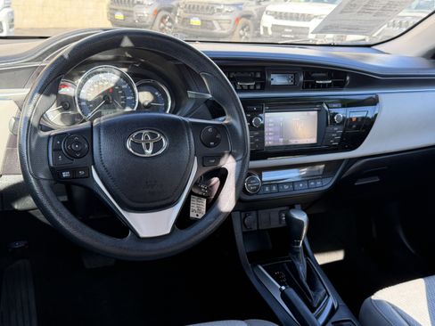 Used 2016 Toyota Corolla image 30