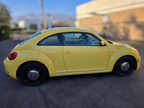 Used 2012 Volkswagen Beetle 2.5 FWD image 8