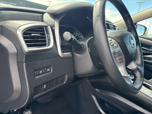 Used 2018 Nissan Murano SV AWD/4WD image 14